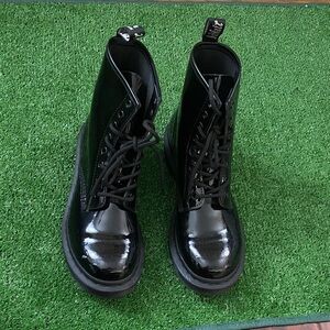 Dr. Martens 1460 Monochrome Black Patent Leather Lace-Up Boots Women’s US 8 L-25
